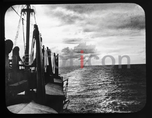 Im Stillen Ozean | In the Pacific - Foto foticon-600-simon-meer-363-024-sw.jpg | foticon.de - Bilddatenbank für Motive aus Geschichte und Kultur